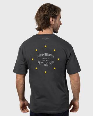 1975 SMALL ISLANDS, BIG DREAMS - Camiseta Fútbol Retro