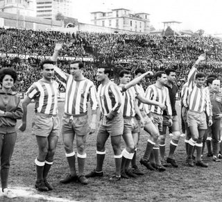 Jugadores del Dépor saludando a la afición antes de empezar el partido